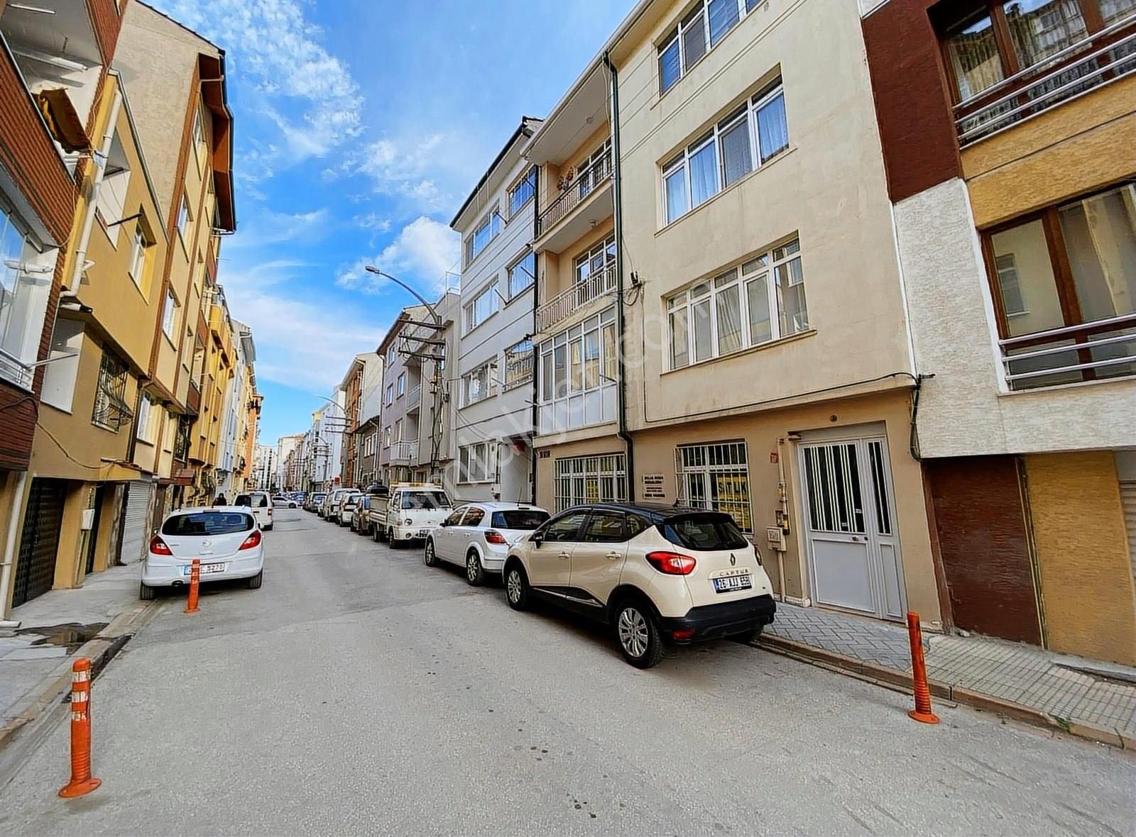 Çırağan Emlak'tan Hayriye Mah.hatboyu Yakını 2+1 Daire
