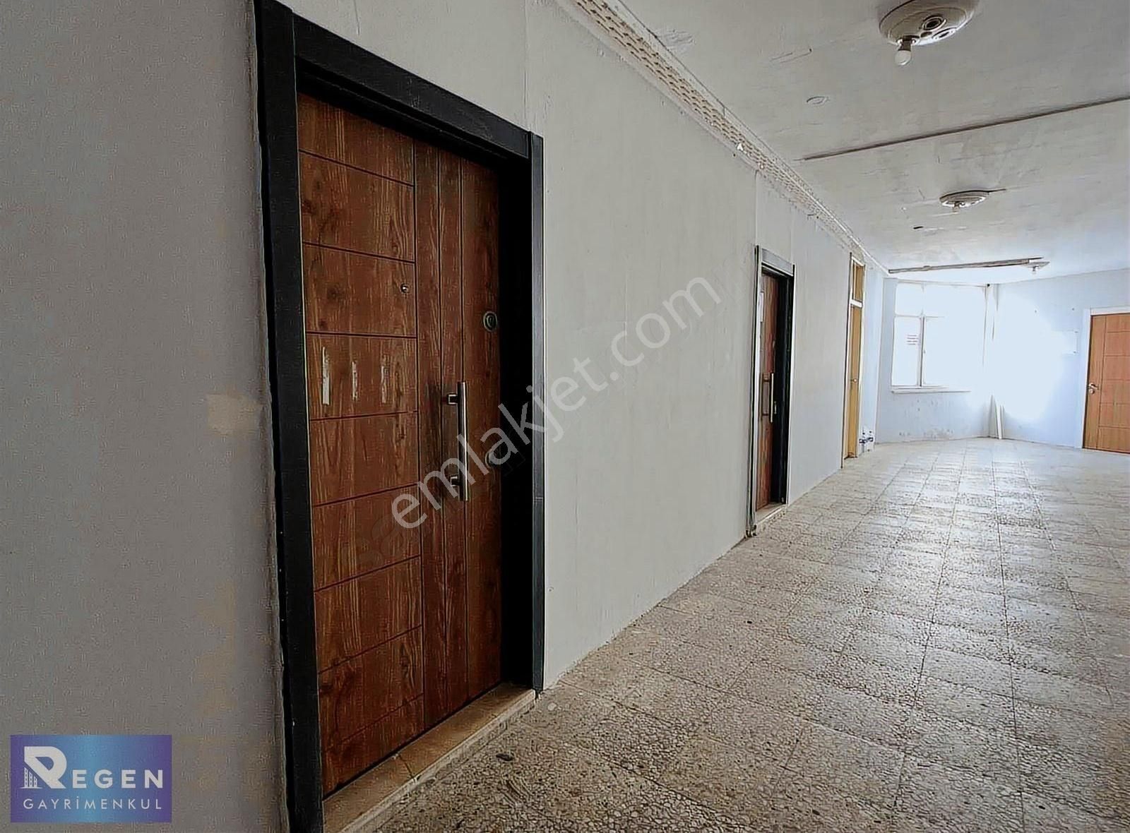 Regen Gayrimenkul'den Meydan Eba Çarşısında Satılık Büro&ofisler