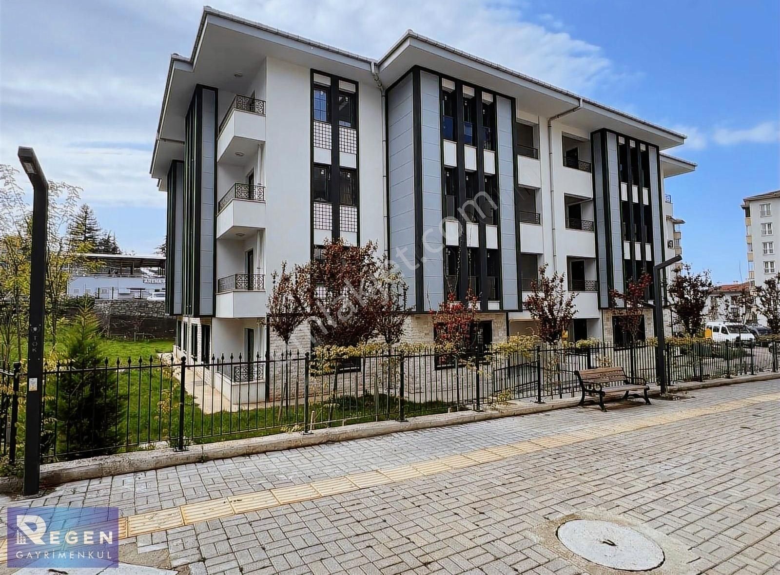 Regen Gayrimenkul'den Bahçecik'te Kiralık 3+1 Sıfır Daire