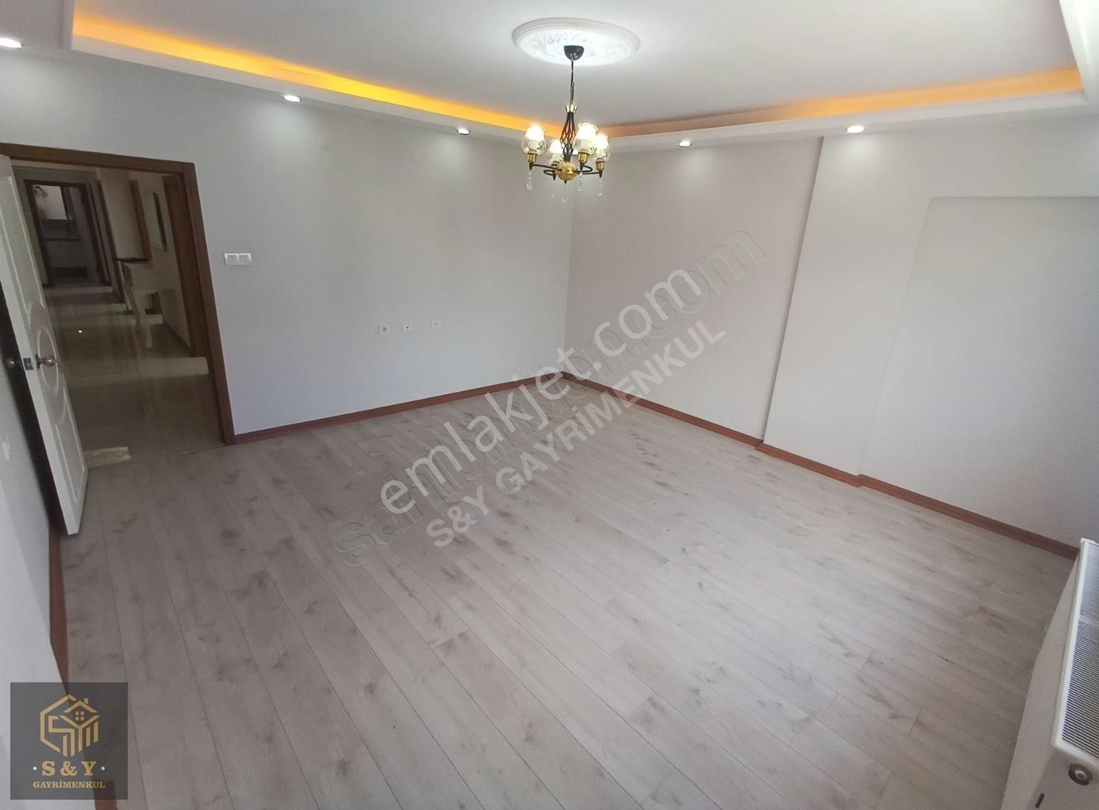S&y Gayrimenkul'den Plevne Mah. 3+1 Ful Yapılı Katta Daire