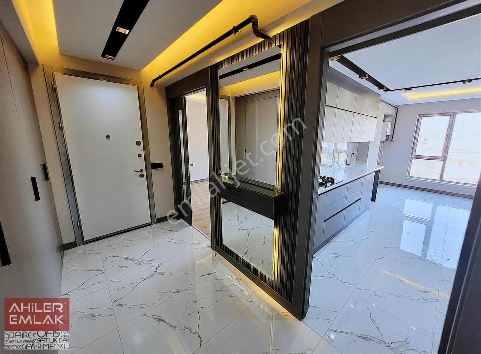 Site İçerisinde Full Yapılı Güney Dogu Cephe Katta 3+1 Daire !!