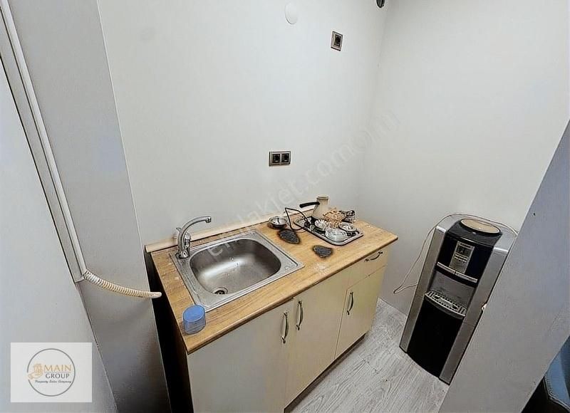 Cumhuriyet E5 Yanında Plazada Klimalı Eşyalı/eşyasız 70m2 Ofis