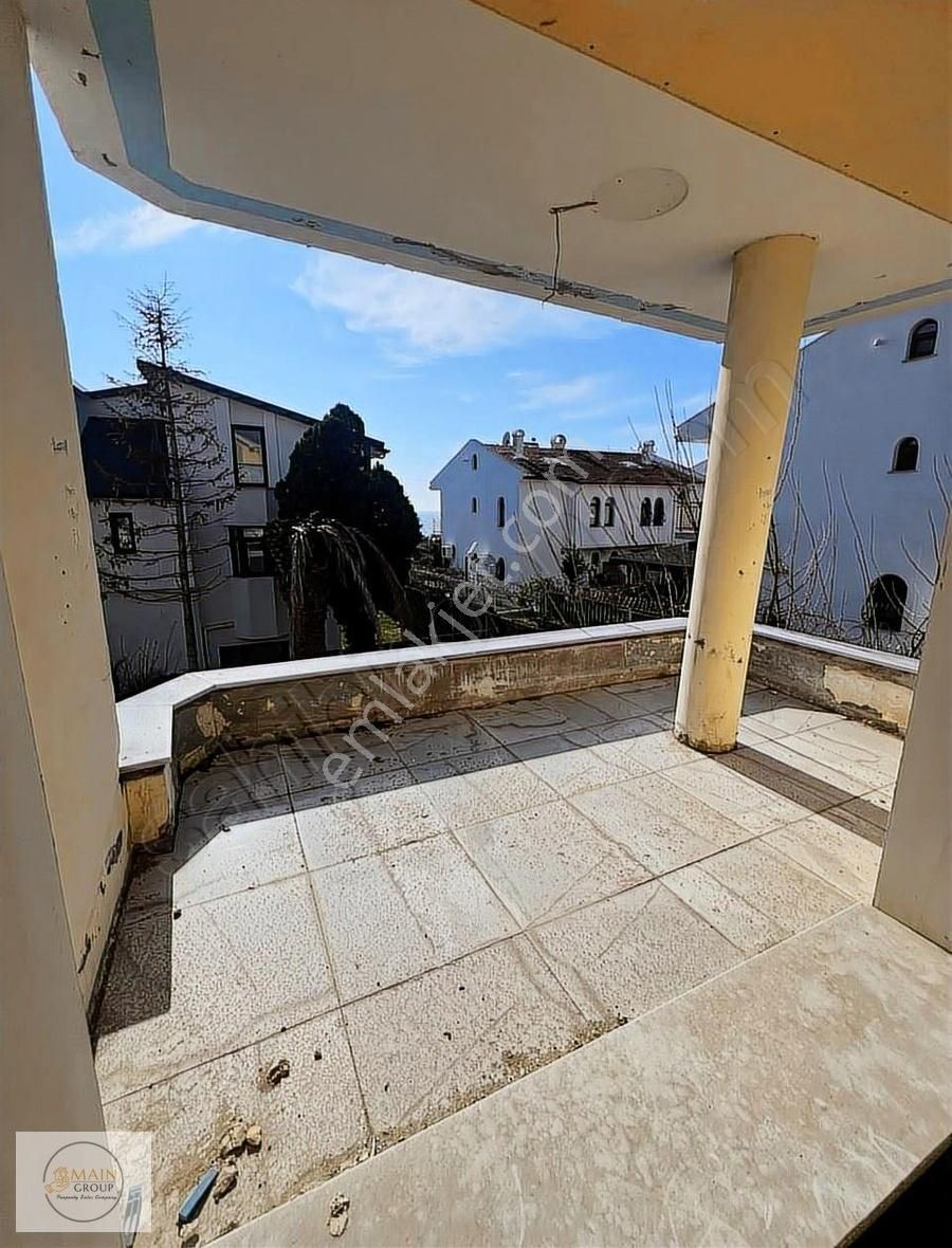 Kelepir Site İçinde 3 Katlı Villa 5+2
