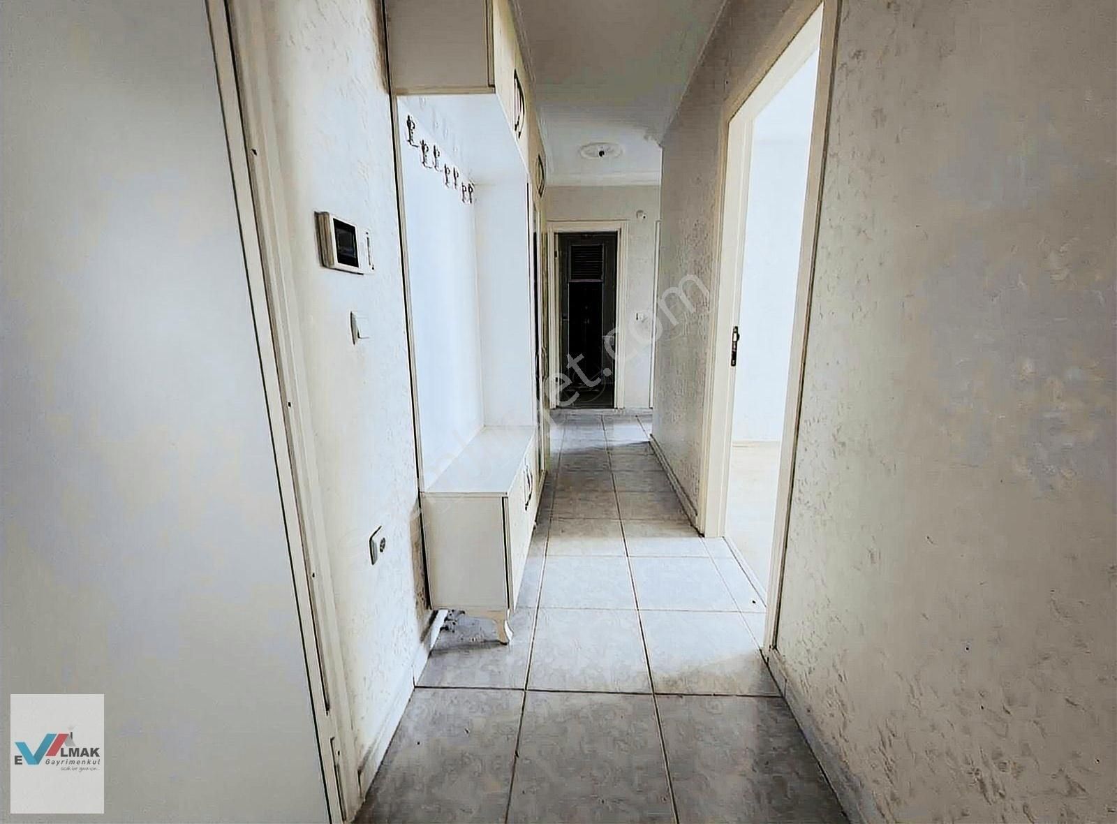 Evalmak'ta Acil Satılık 2+1(80m2) Geniş Ferah Y.giriş Daire