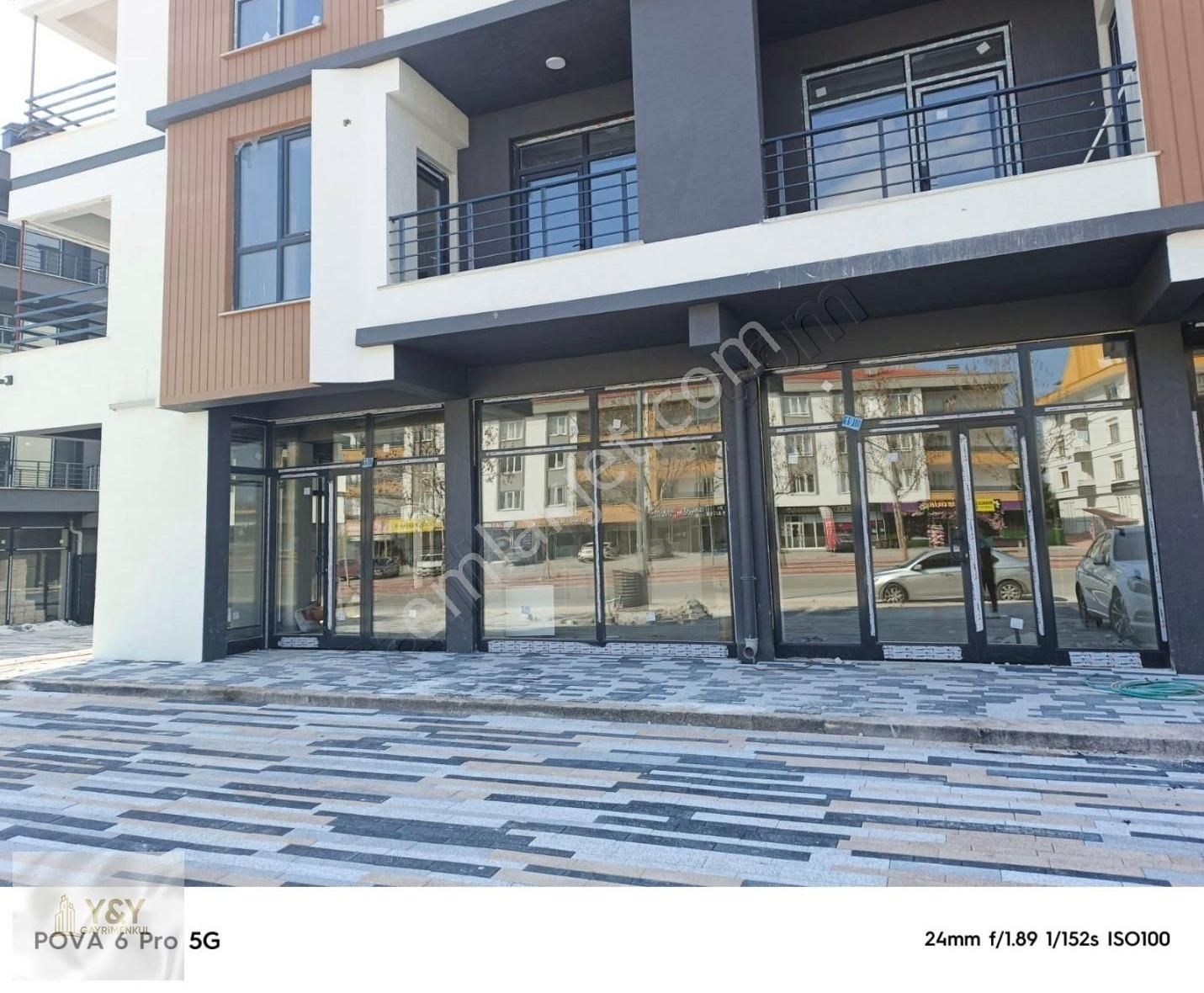 Y&y Gayrimenkul'den Şafak Caddesi Üzerinde Kiralık Dükkanlar.