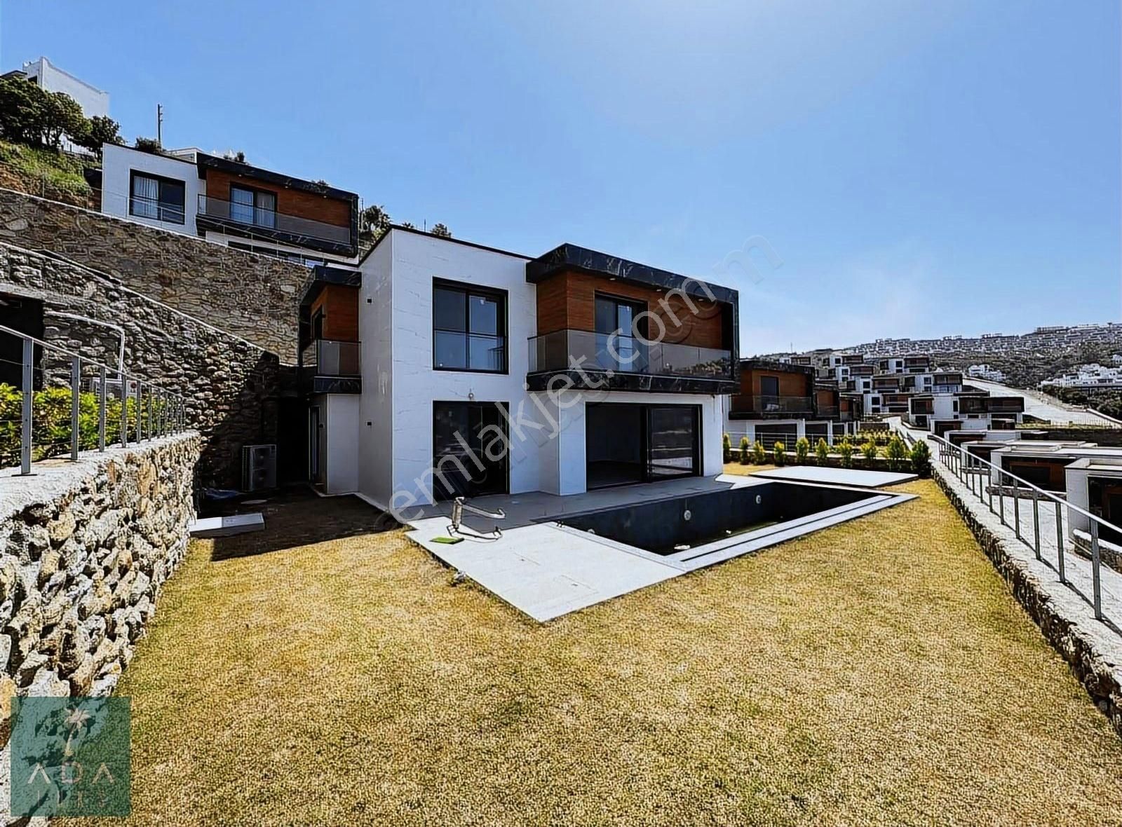 Yalıkavak'ta Deniz Manzaralı Özel Plajlı Lüks Villa