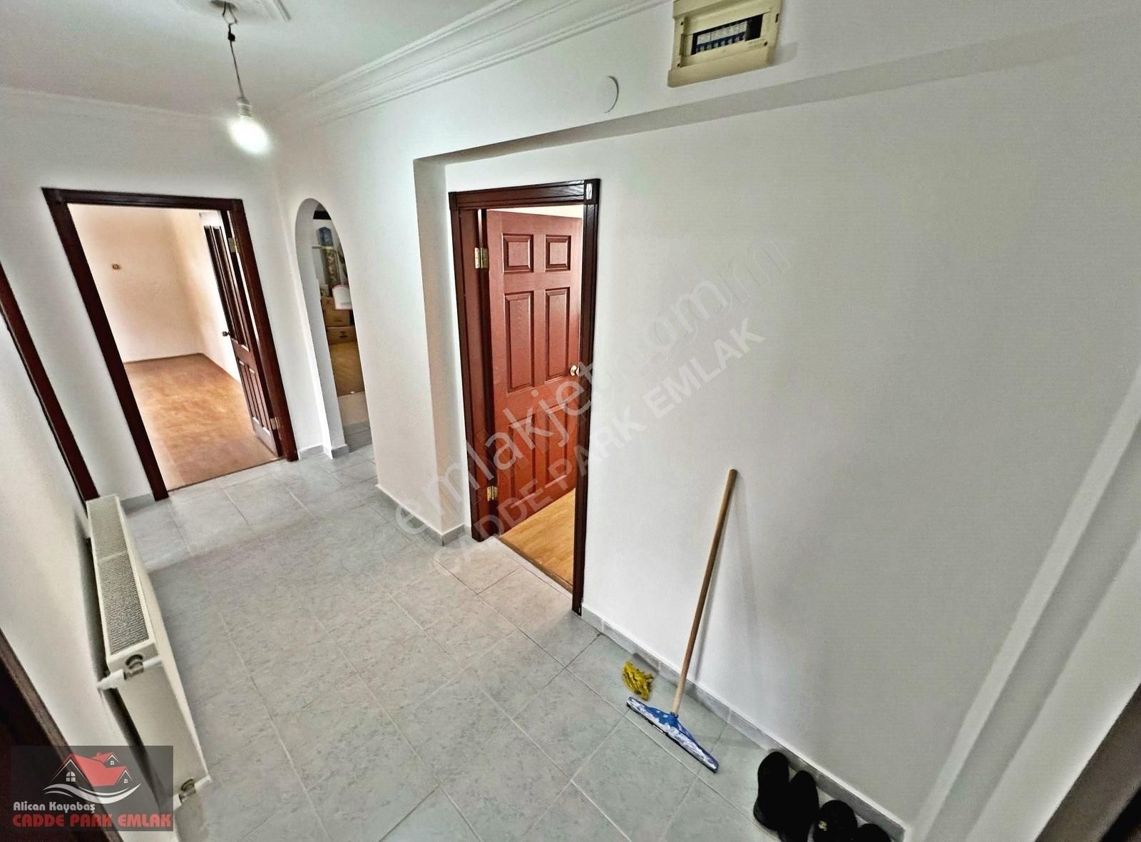 !..acil..!_şinasi_i.ö.okulu_karşısı_asansörlü_ön_cephe_3+1_145m²