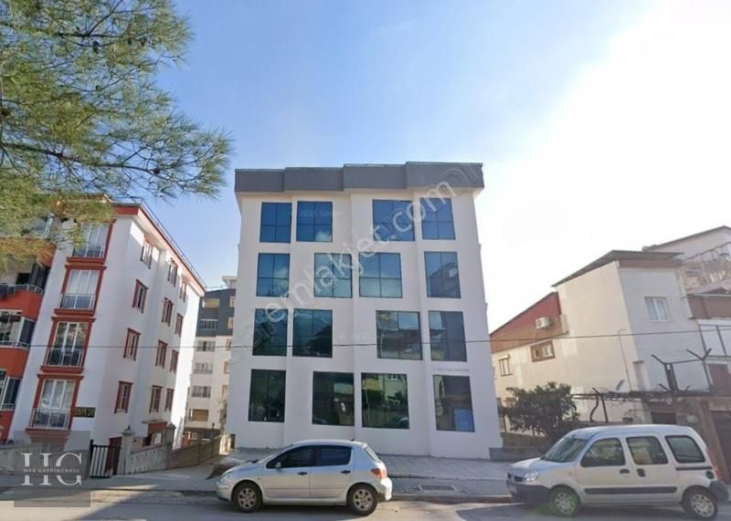 Has Gayrimenkul ' Den İbrahim Çalık Lisesi Civarı Satılık 1+1