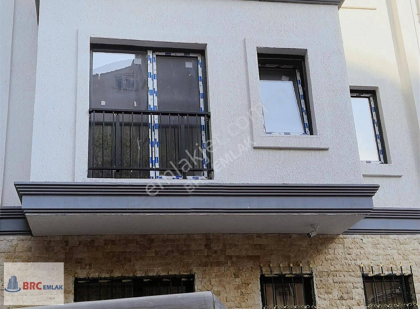 Fatih Cami Yanı Başında Haliç Caddesine Paralel Sıfır 2+1 Daire