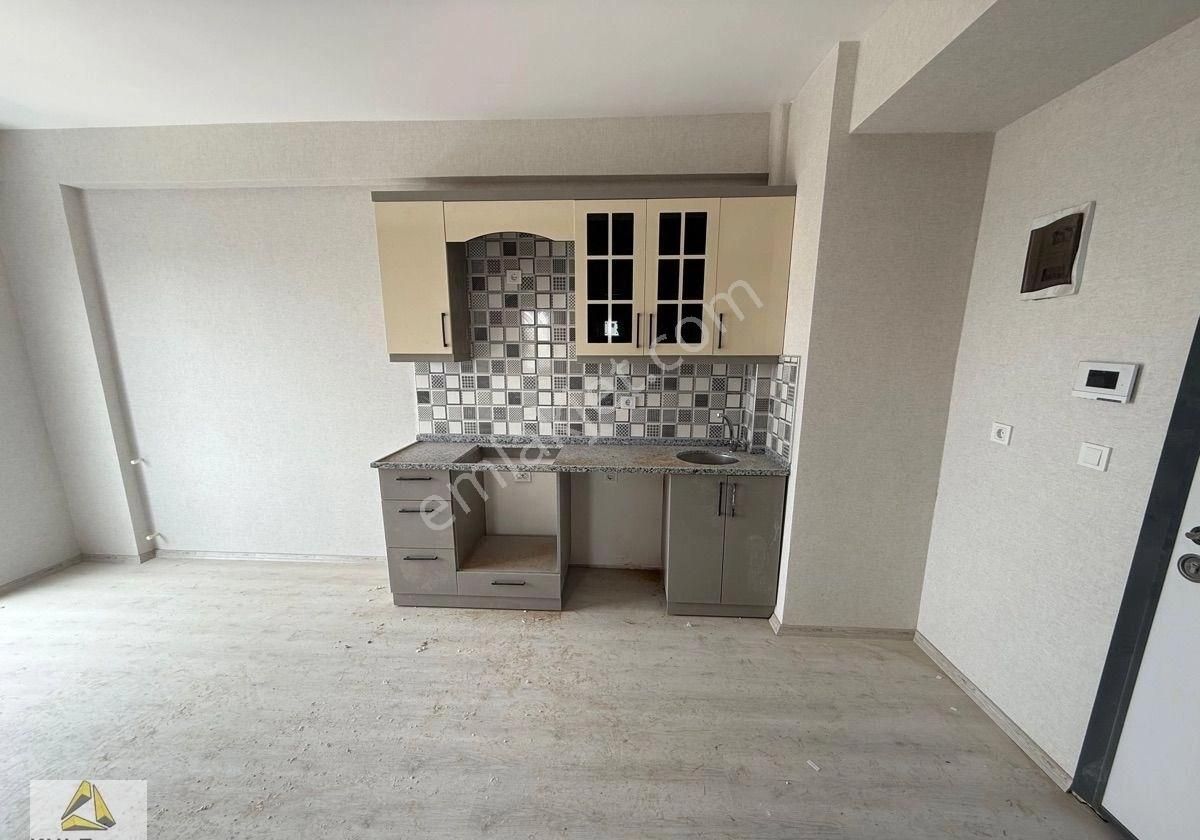 Kulepark Farkıyla Sofudede'de Özel İşçilikli Lüks Sitede Yeni Bina Bulvar Üstü 1+1 Kiralık