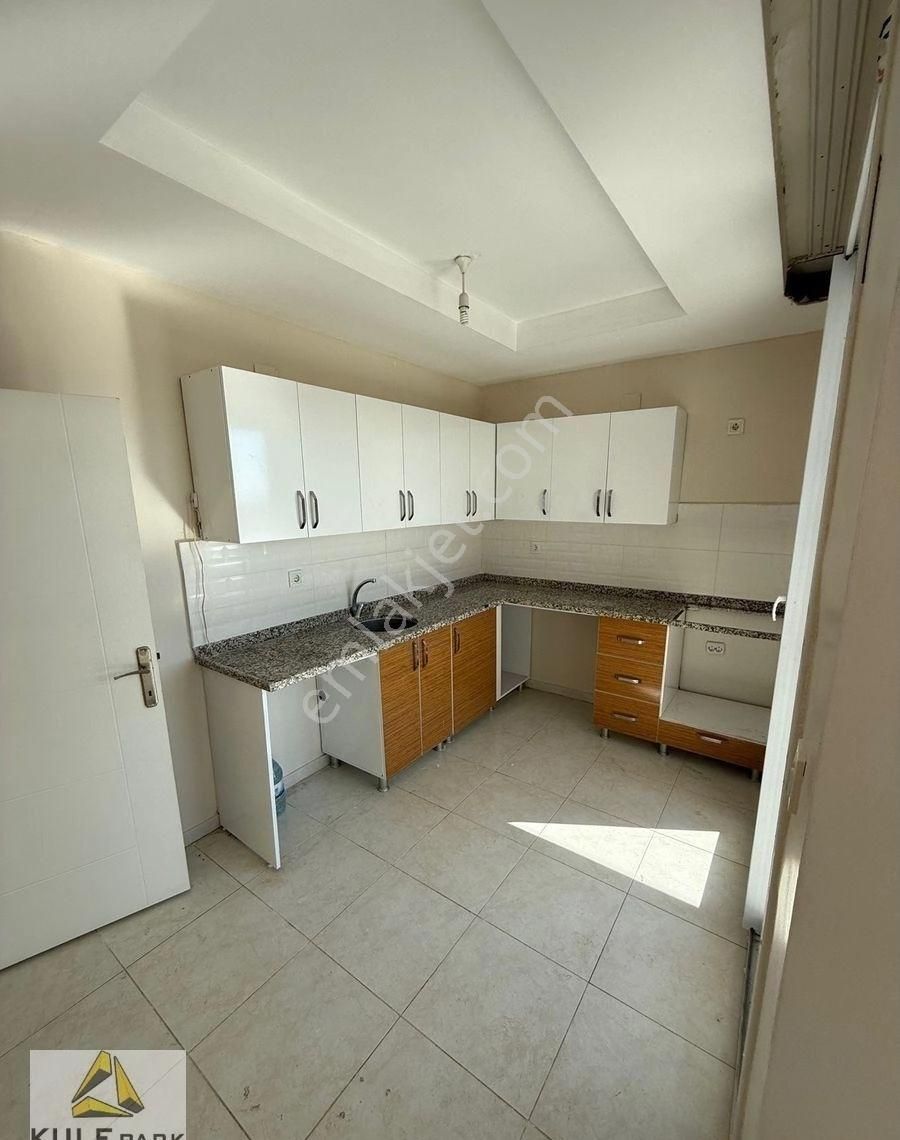 Kulepark Çarkıpare'de Bulvara Yakın Geniş Oturumlu Az Katlı Cep Mutfaklı 2+1 Kiralık Daire