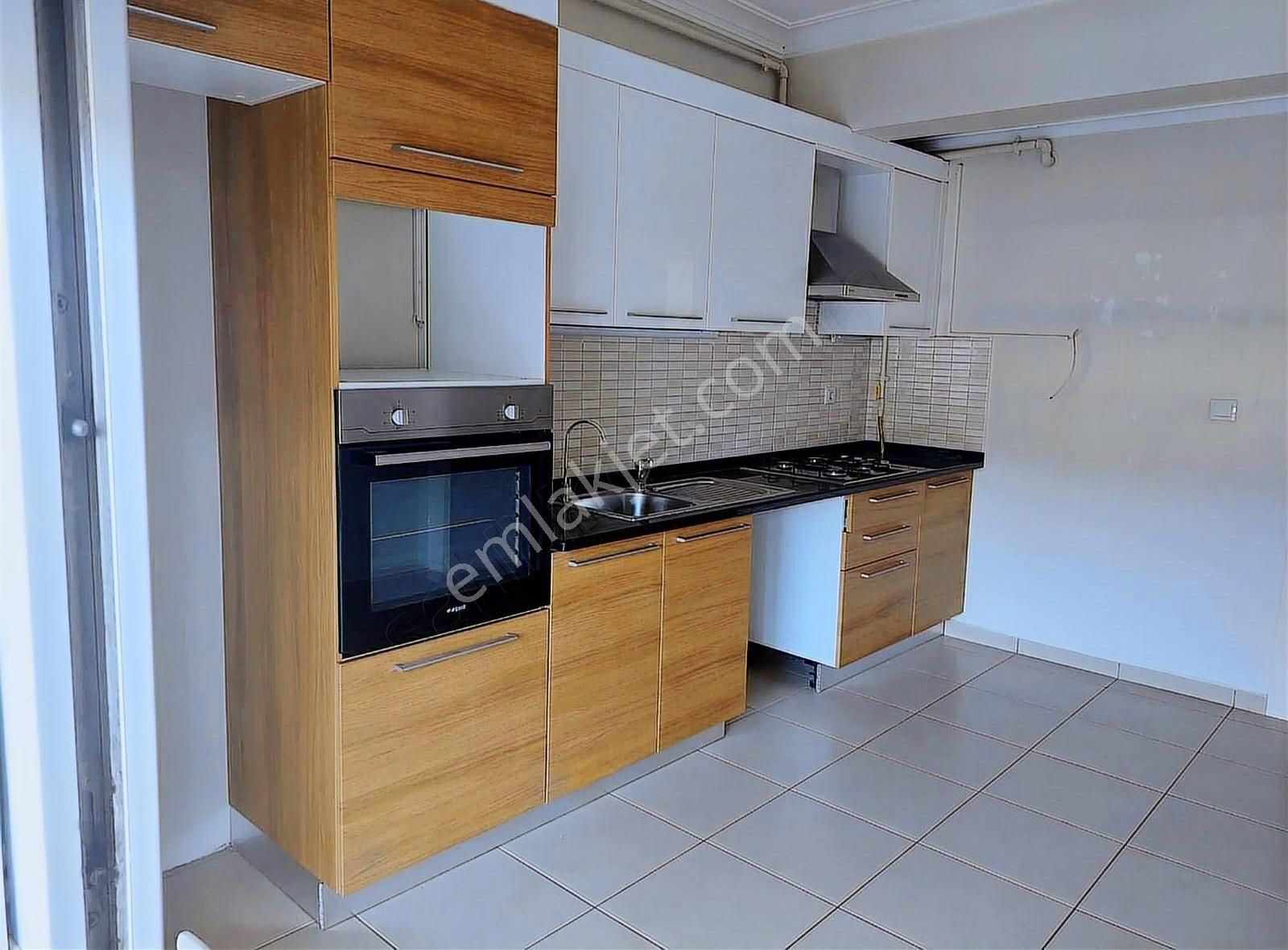 Irmak Mah.de 3+1 130 M2 Site İçinde Arakat Kiralık Daire