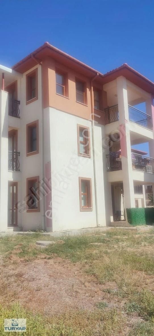 Eskişehir Yolu Golf Kent 2+1 Kombili Site İçi