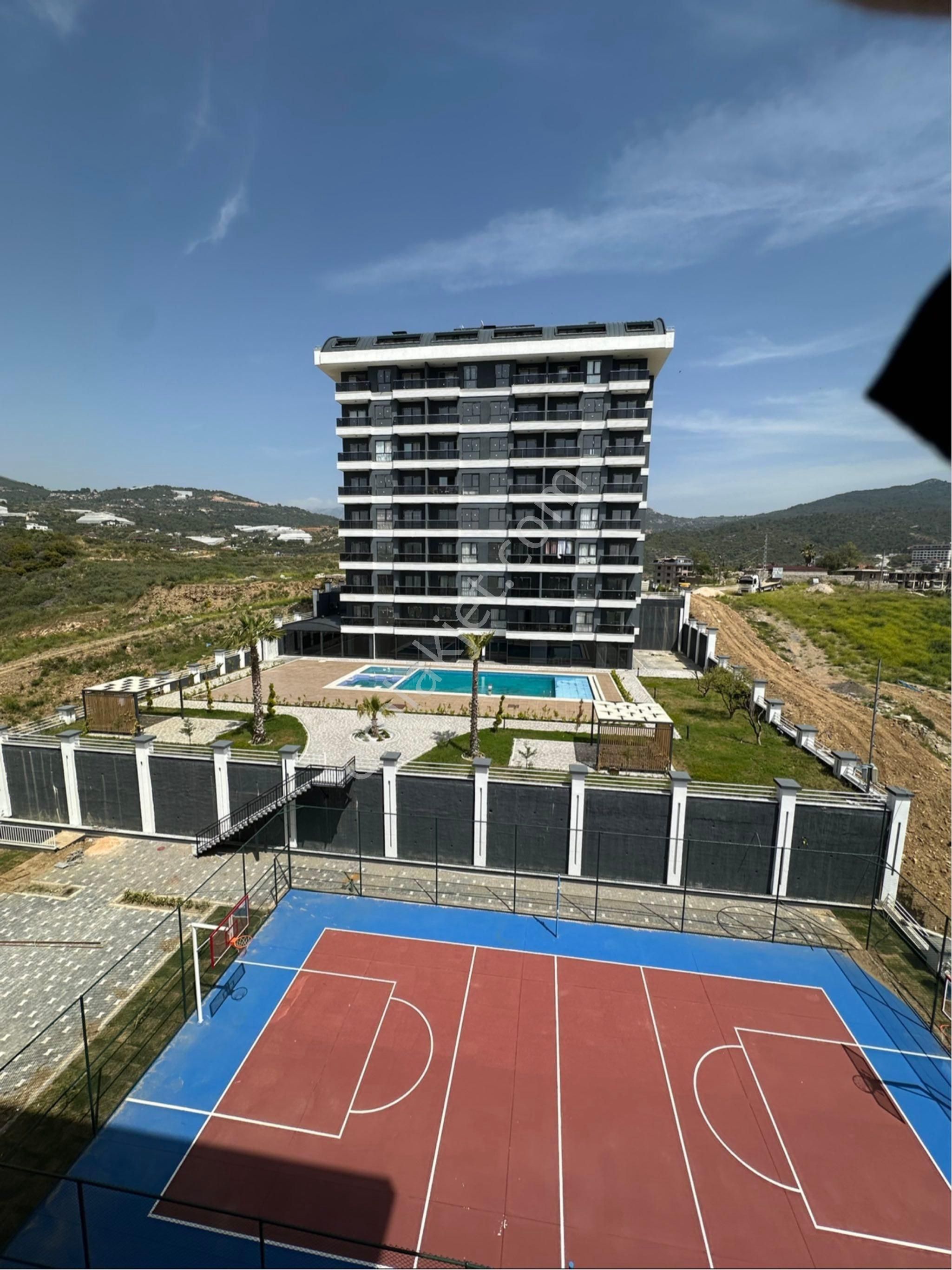 Alanya / Demirtaş’ta Satılık Sıfır İskanlı Full Aktiviteli 2+1 Dublex Daire