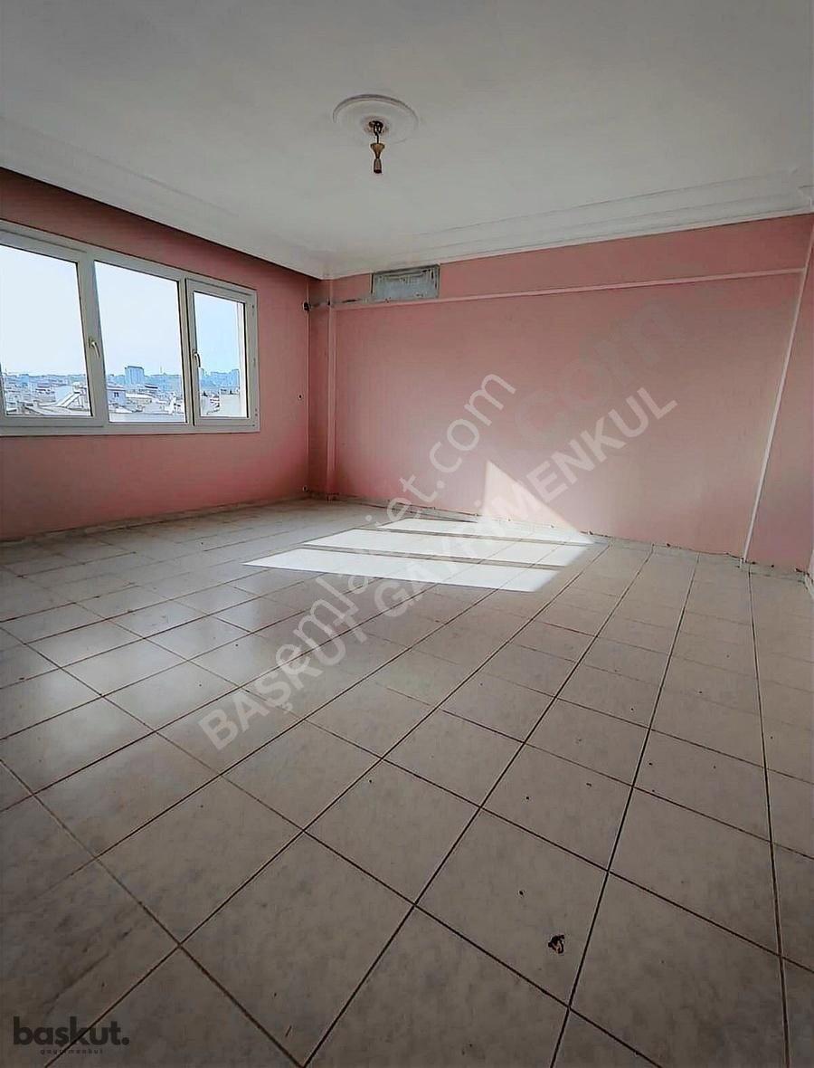 Başkut Emlak' Tan Örnekköy Mah.de 2+1 Kiralık Daire