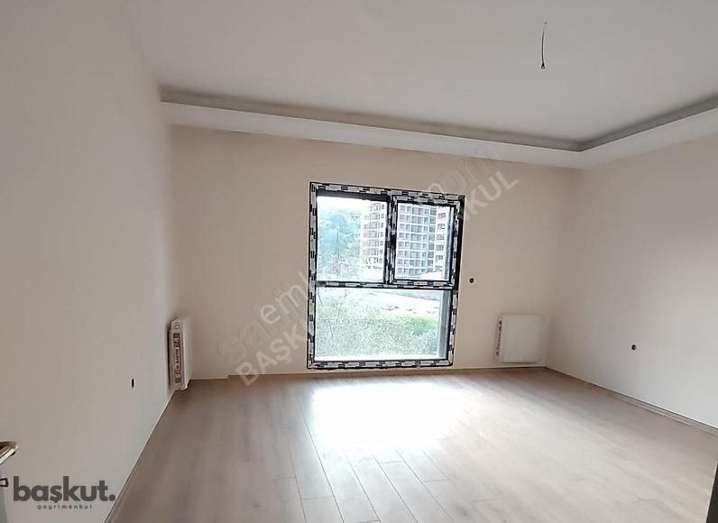 Başkut Emlak' Tan Örnekköy De 2+1 Satılık Daire