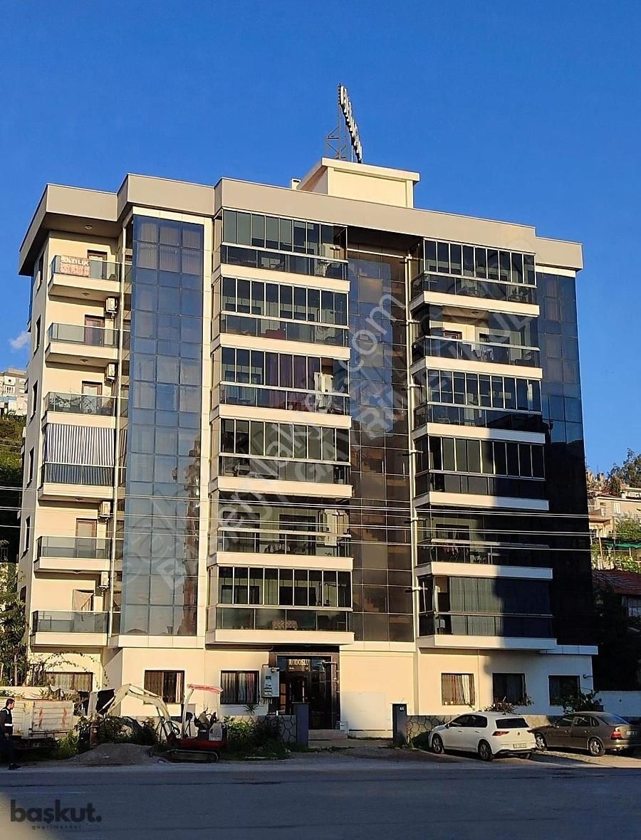 Başkut Emlak'tan Çiğli De Satılık Lux 3+1 Daire
