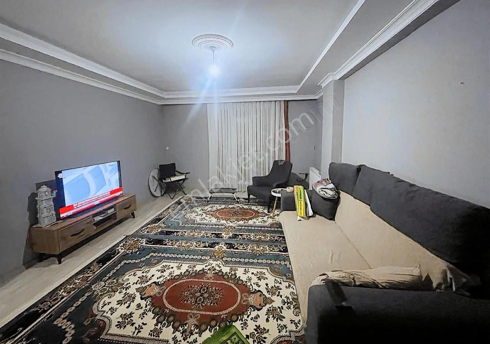 M.akif Te Satılık 95m'2 2+1 Emsalinden Geniş Daire
