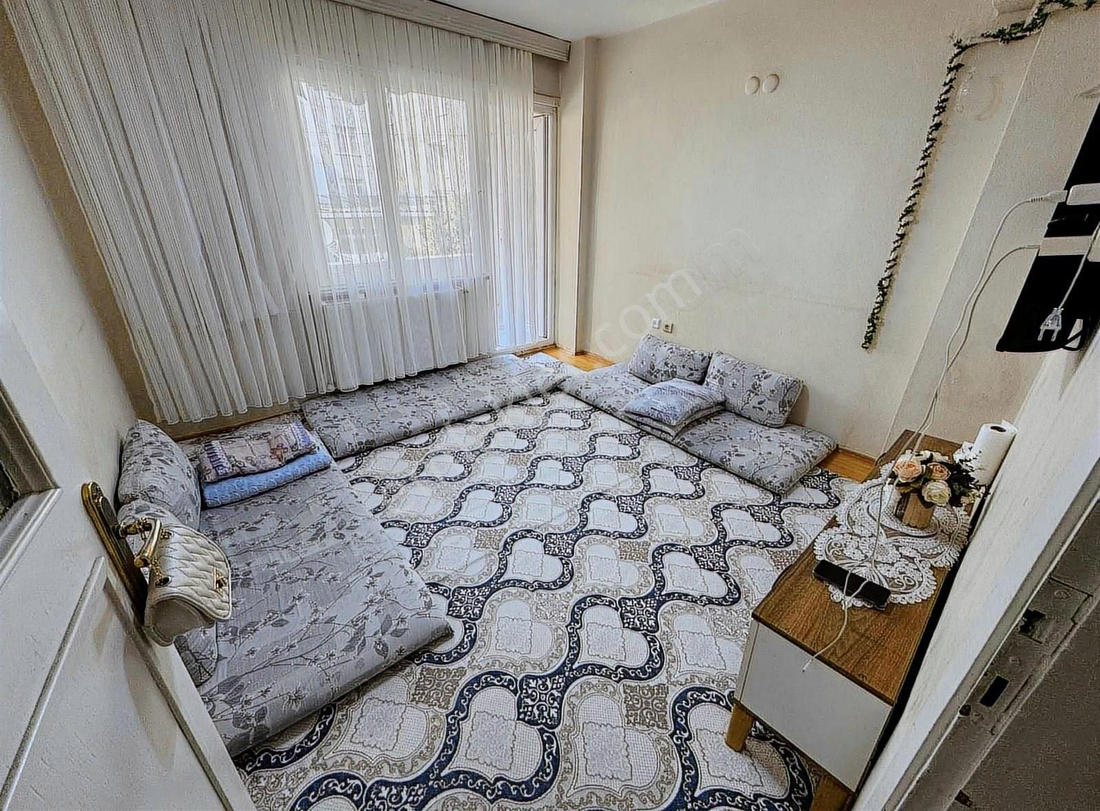 M.akif Te Satılık 2+1 85m2 Masrafsız Merkezi Konumda Daire