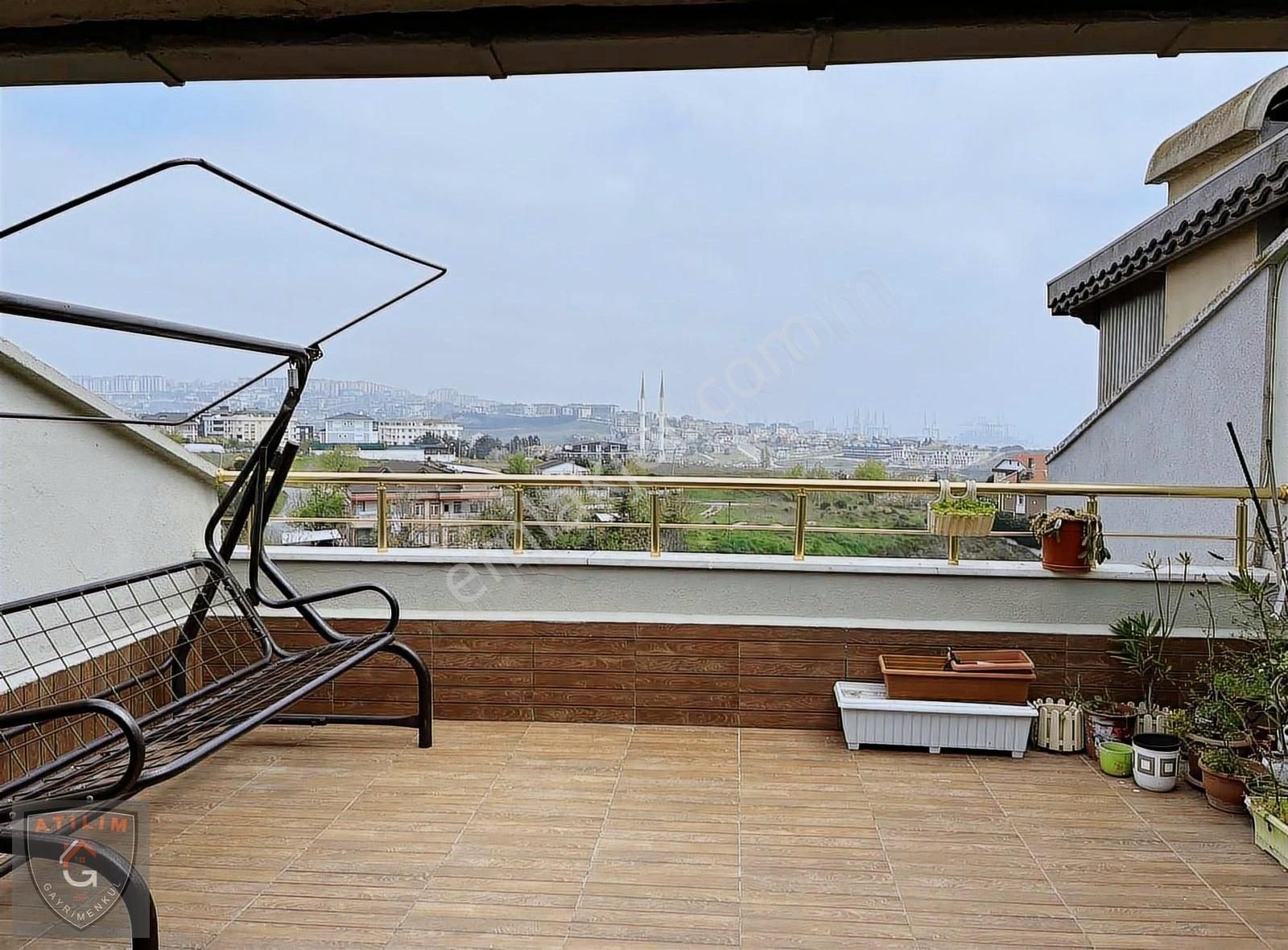 Deniztepe Evleri 'nde Deniz Manzaralı Tripleks Villa