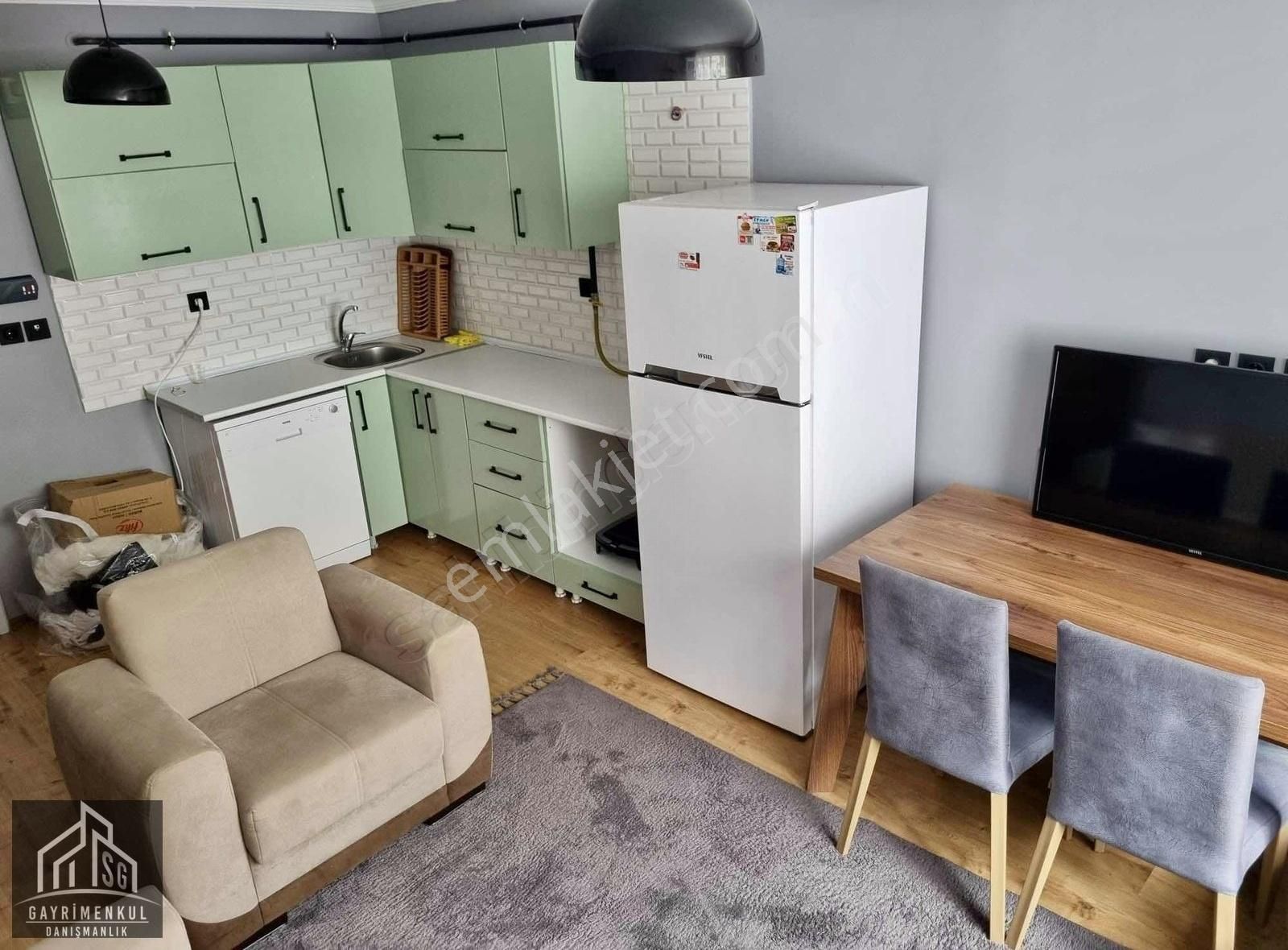Sg Gayrimenkulden Çarşı Merkezde Arakat 1+1 Eşyalı Satılık Daire