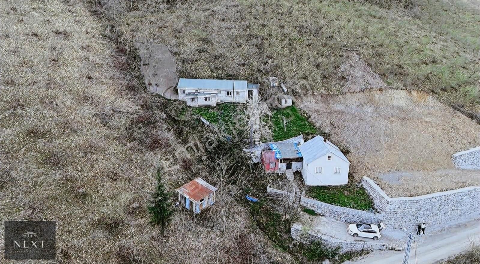 Trabzon Akoluk Da Satılık Arazisiyle Beraber Ev Ve Mandıra