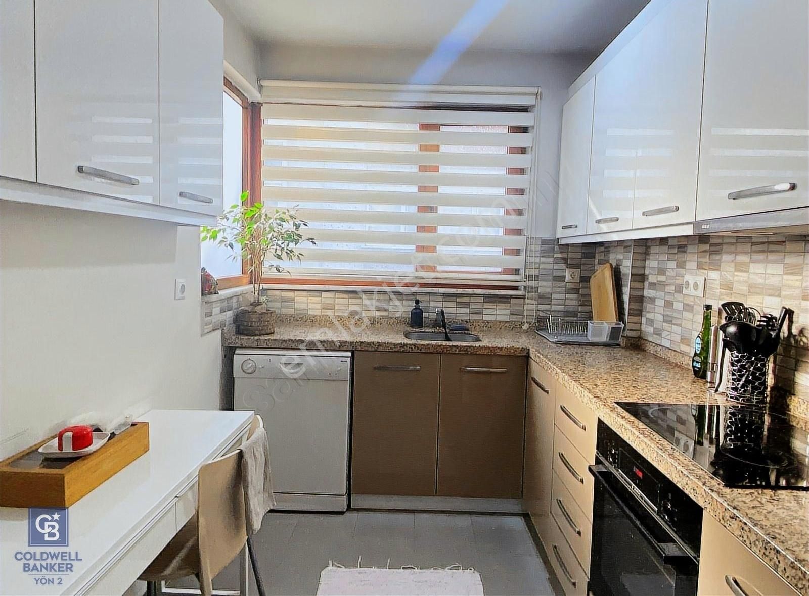 Şişli Merkez'de Satılık Geniş Ara Kat Daire