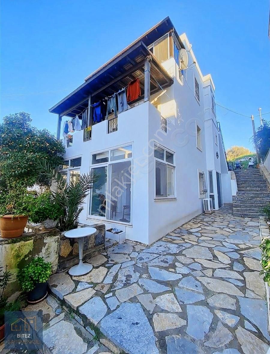 Avenue Avm Yakını Satılık 3+1 Bahçe Katı