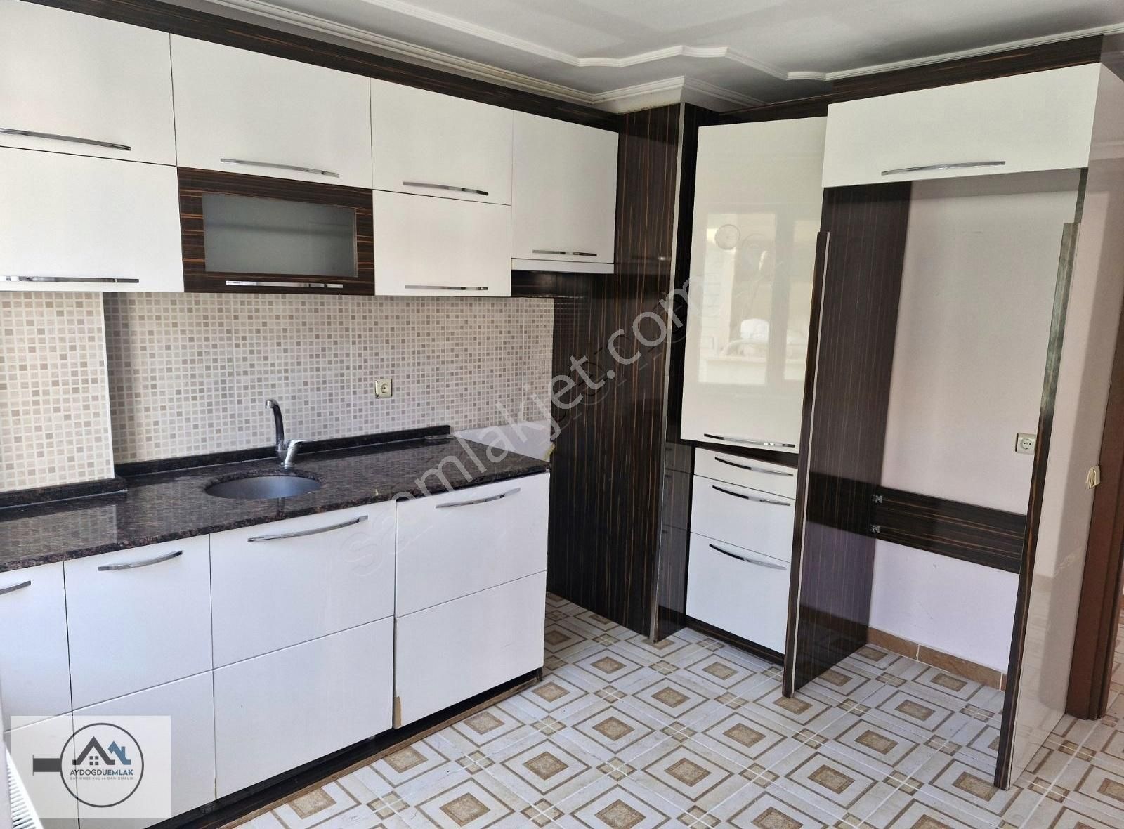 Aydoğdu'dan Şenyurtta 3+1 2 İnci Kat Asansörlü Kapalı Otoparklı.