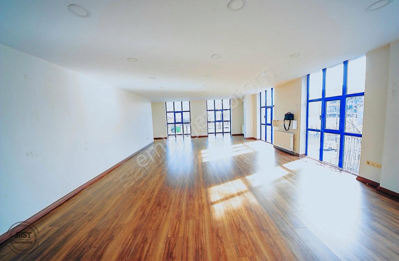 Üsküdar Kısıklıda Prestijli Ve Fonksiyonel Ofis Alanı Kiralık!