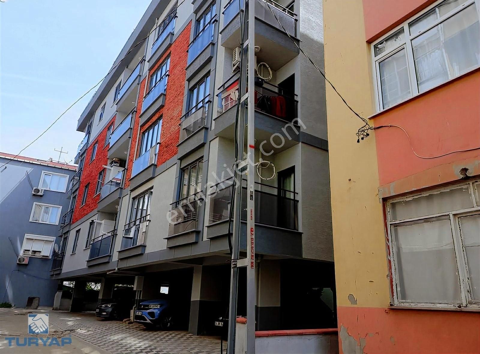 Kaynarca Aydınlı Yolunda Satılık Kat Mülkiyetli Daire