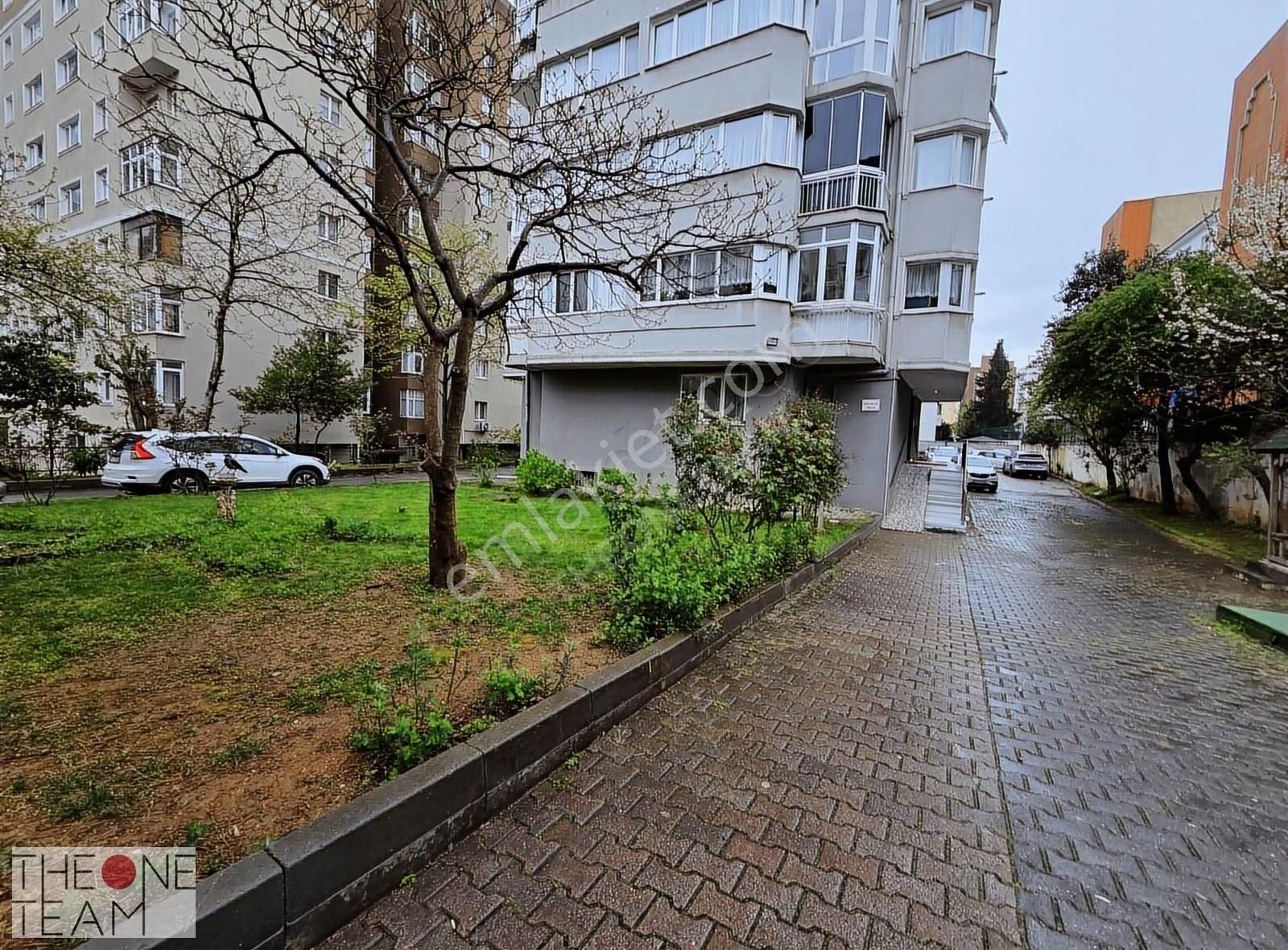 Deniz Manzaralı Bostancı Metro 300m.satılık Daire