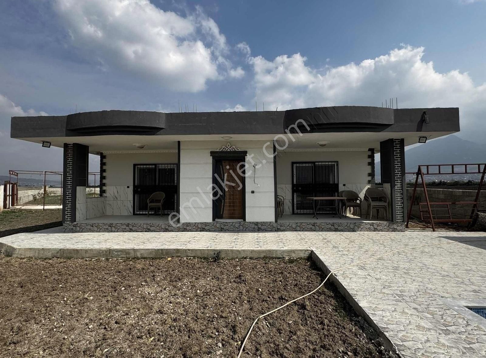 Agâh Yatırım'dan Aslaniye Köyün'de 3596 M2 Satılık Çiftlik Evi