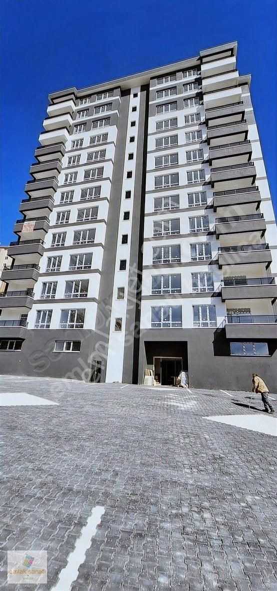 Yapracık'ta Bağımsız Mutfaklı Otoparklı Katta Sıfır 2+1 Daire