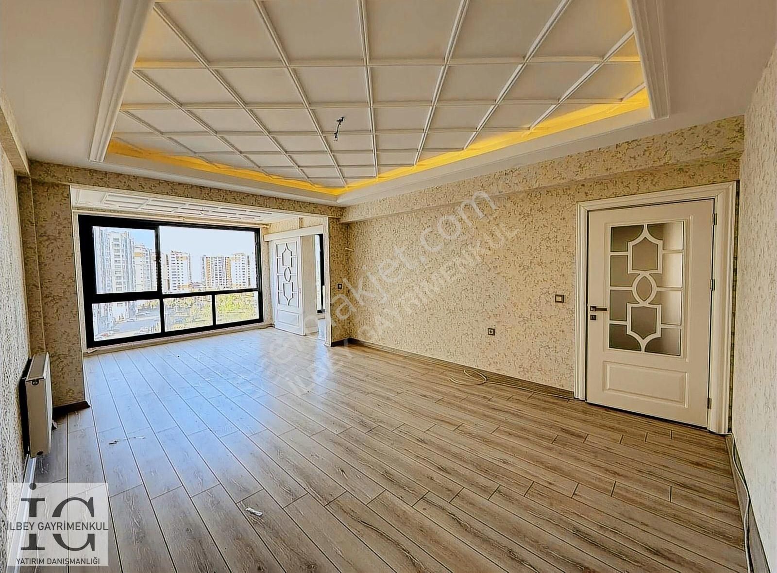 İlbey"den 50 Metre Yolun En Gözde Sitesi 4+1 Satılık Daire