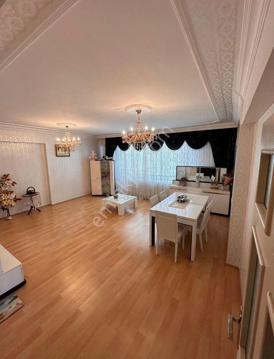Belkizda Satılık Geniş Oturuma Sahip 3+1 Daire