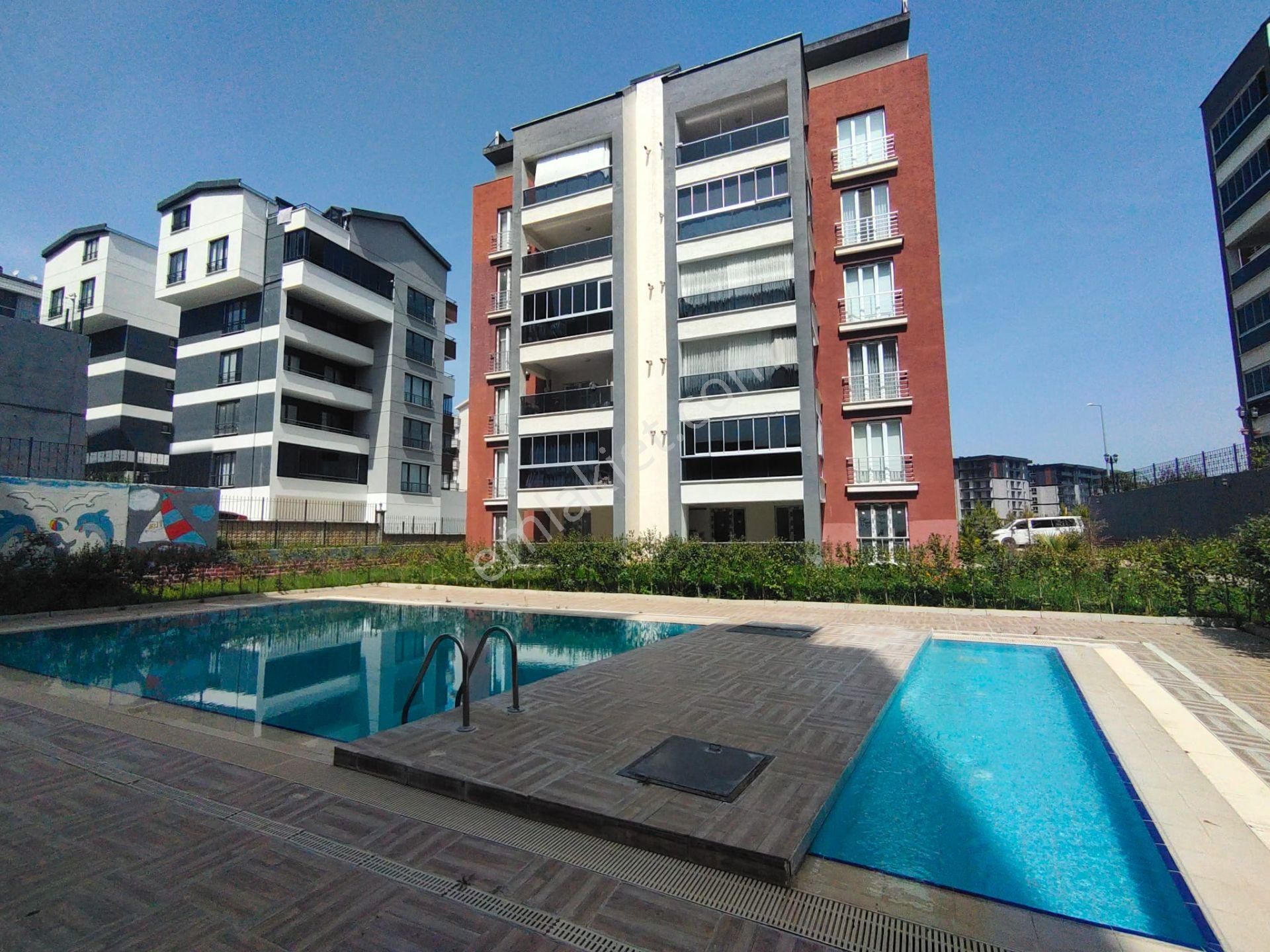 Kızılcıklı Da 3+1 Havuzlu Site Bahçe Katı Sıfır Satılık Daire