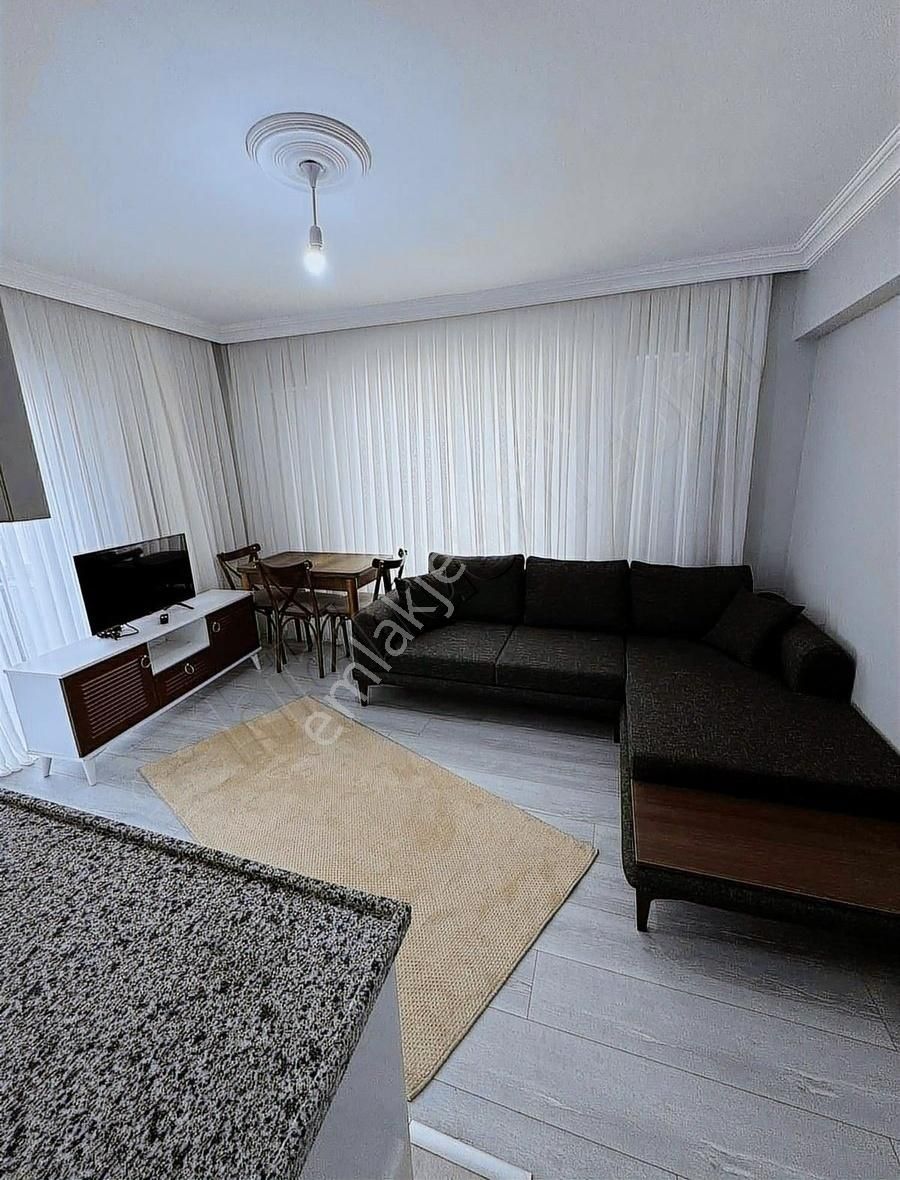 Üniversiteye Yakın Lüks Full Eşyalı 1+1
