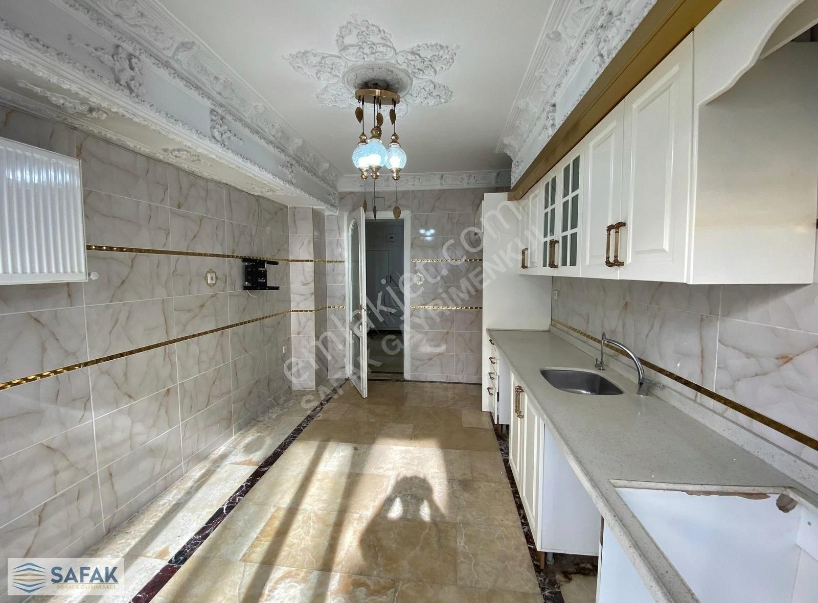 Şafak'tan Ordu Caddesin'de 4+1 Ultra Lüks Geniş Kiralık Daire !