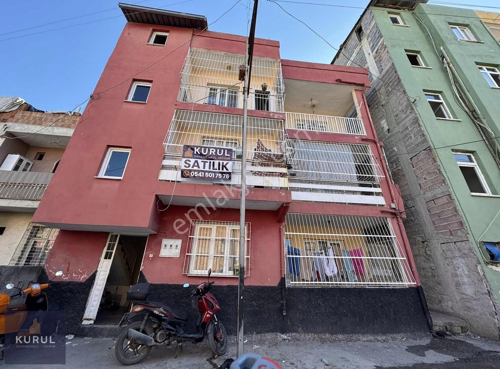 Kurul Gayrımenkul'den Denizli'de Satılık 3 Katlı Bina 2+1