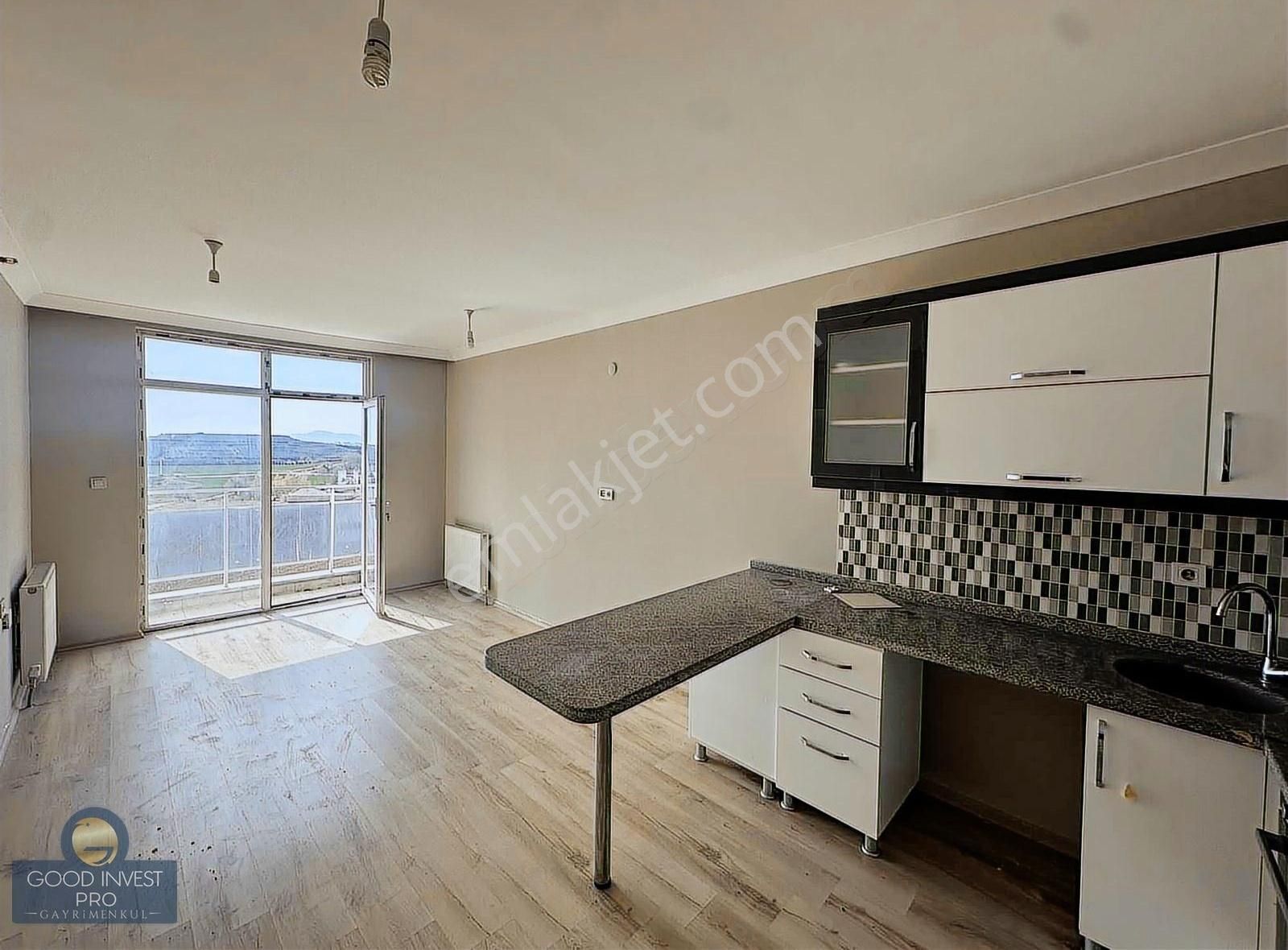 Batıkent Çakırlar'da Güvenlikli Sitede Kiralık 1+1 Daire