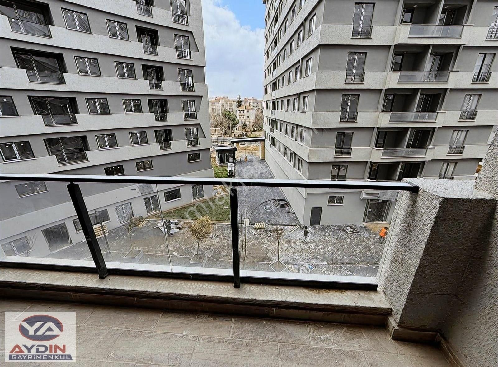 İstanbul Tuzla Şehriyaz Sitesinde Ebeveyn Banyo Şahane 2+1 Daire