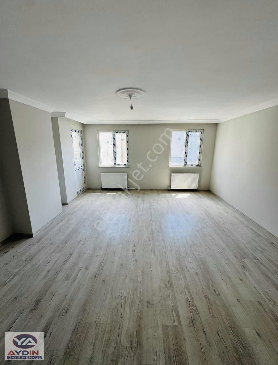 Çayırova Belediye Binasına Komşu Satılık Üst Dubleks Daire
