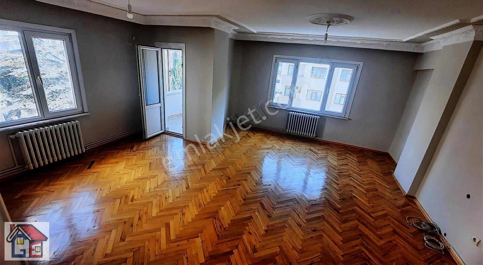 %100 İçerenköy Metroya Ve Okullara Yakın, 3+1, Boyalı, 4/3. Kat