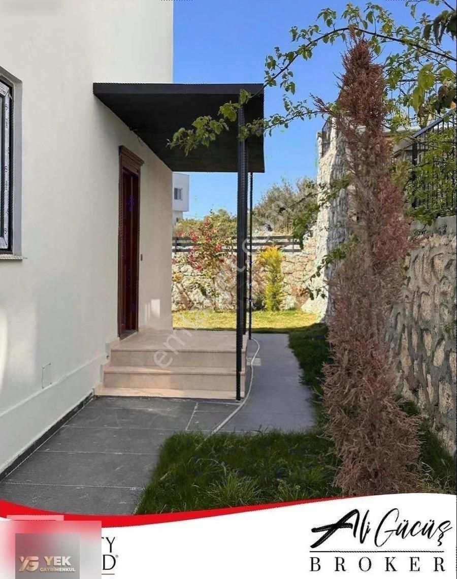 Rw Yek Gayrimenkulden Ful Deniz Manzaralı Satılık Lüks Villa