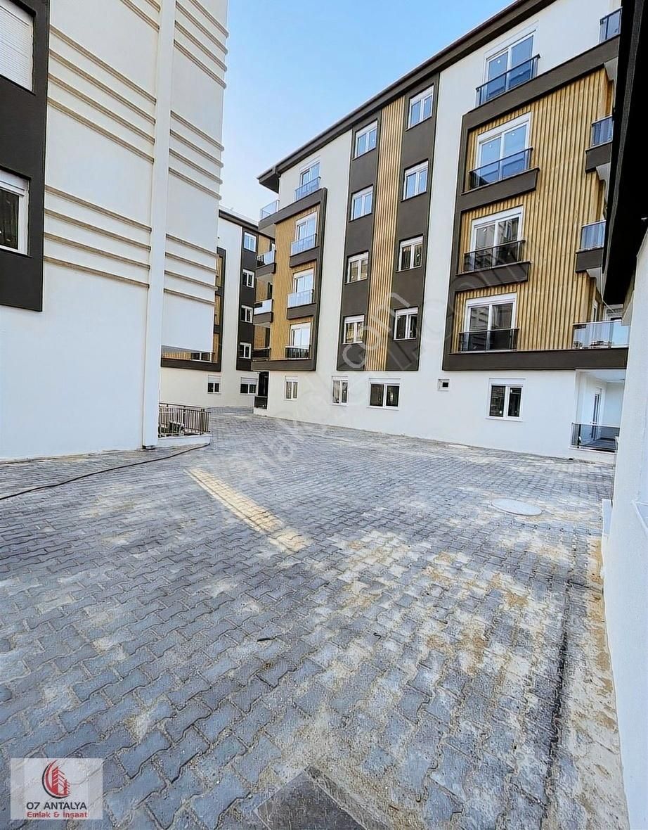 Ünsal Mahallesinde Arakat 2+1 Satılık Sıfır Daire
