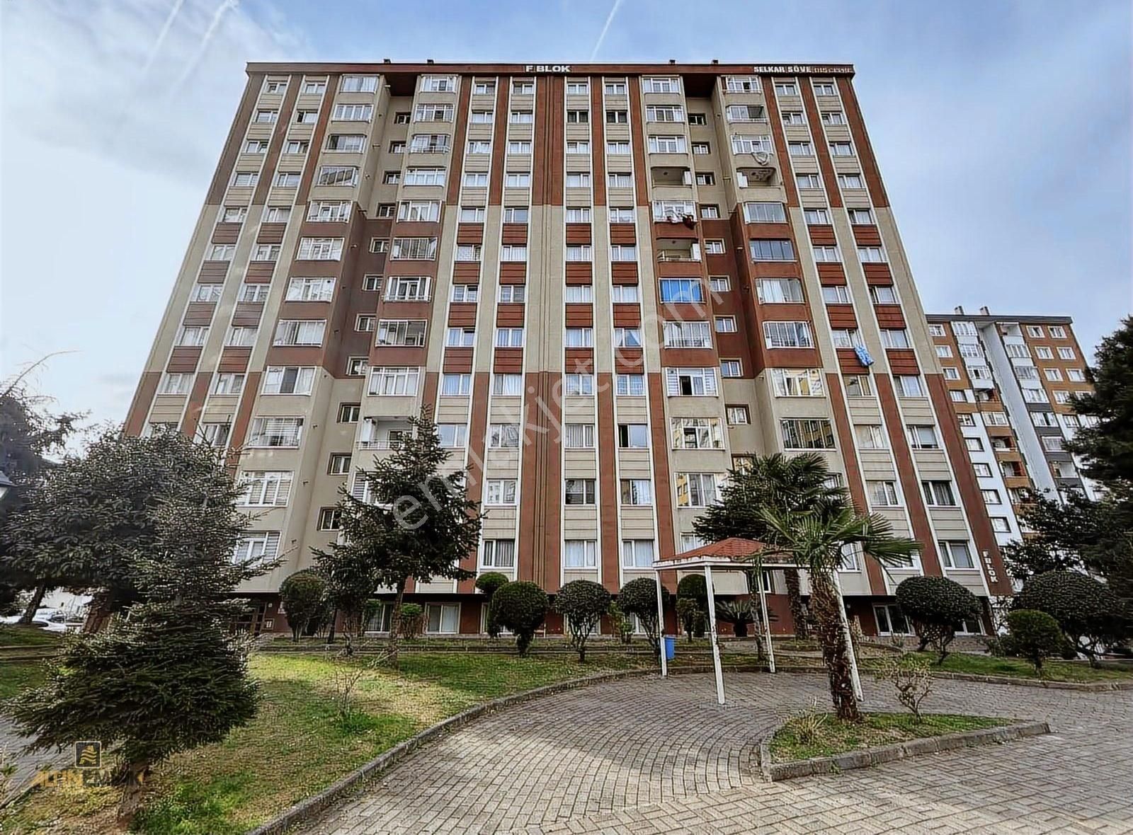 Altın Emlak Trabzon Pelitlide Satılık 2+1 Fırsat Daire