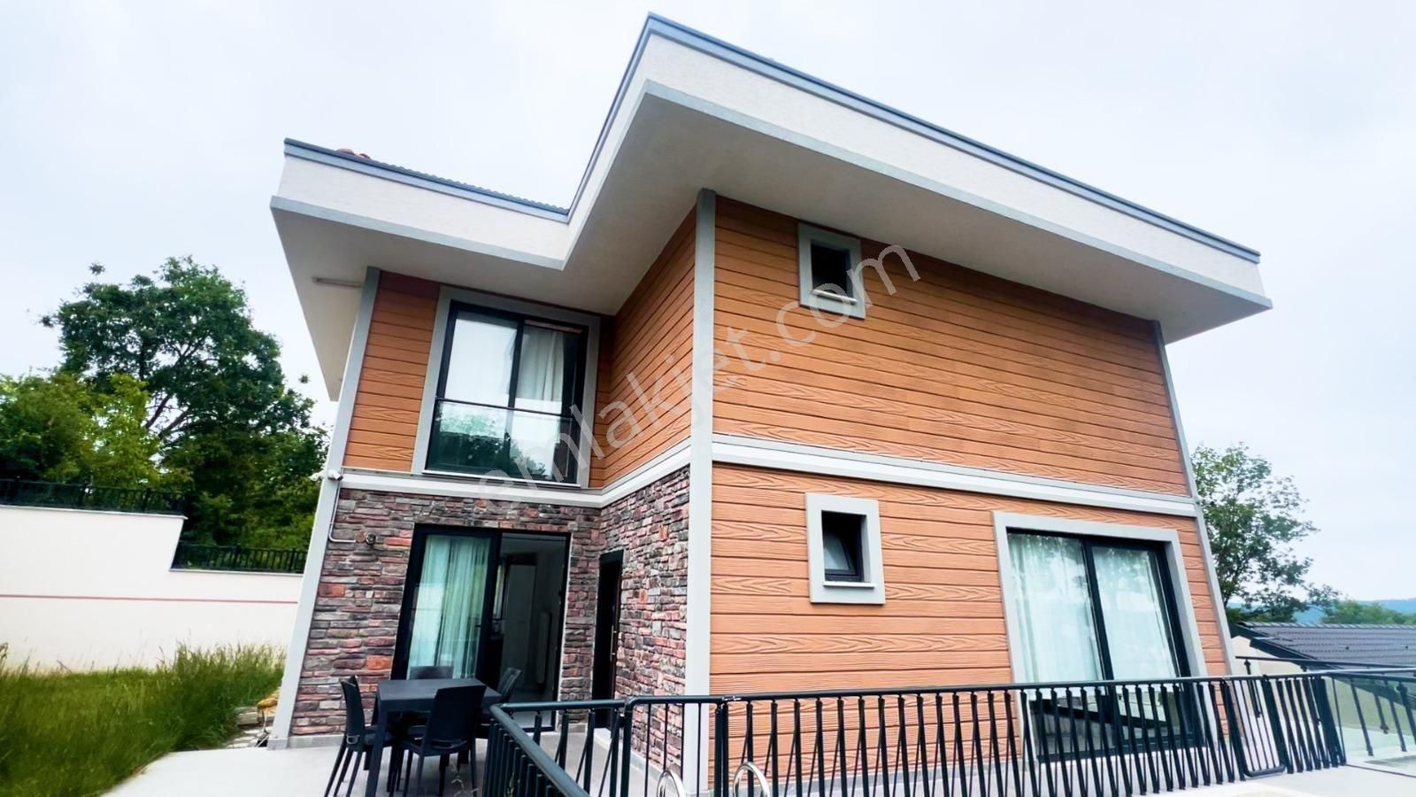 Şile Merkezde Özel Yapım Lüx Müstakil Villa