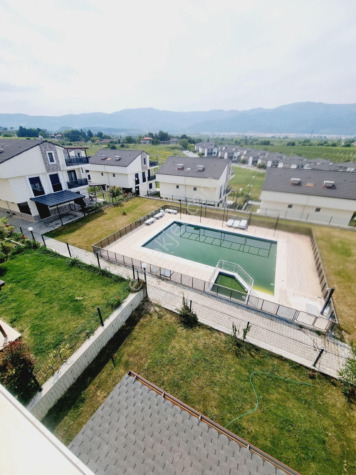 Kuşadası Davutlar Mevkıı Satılık 4+1 Vılla