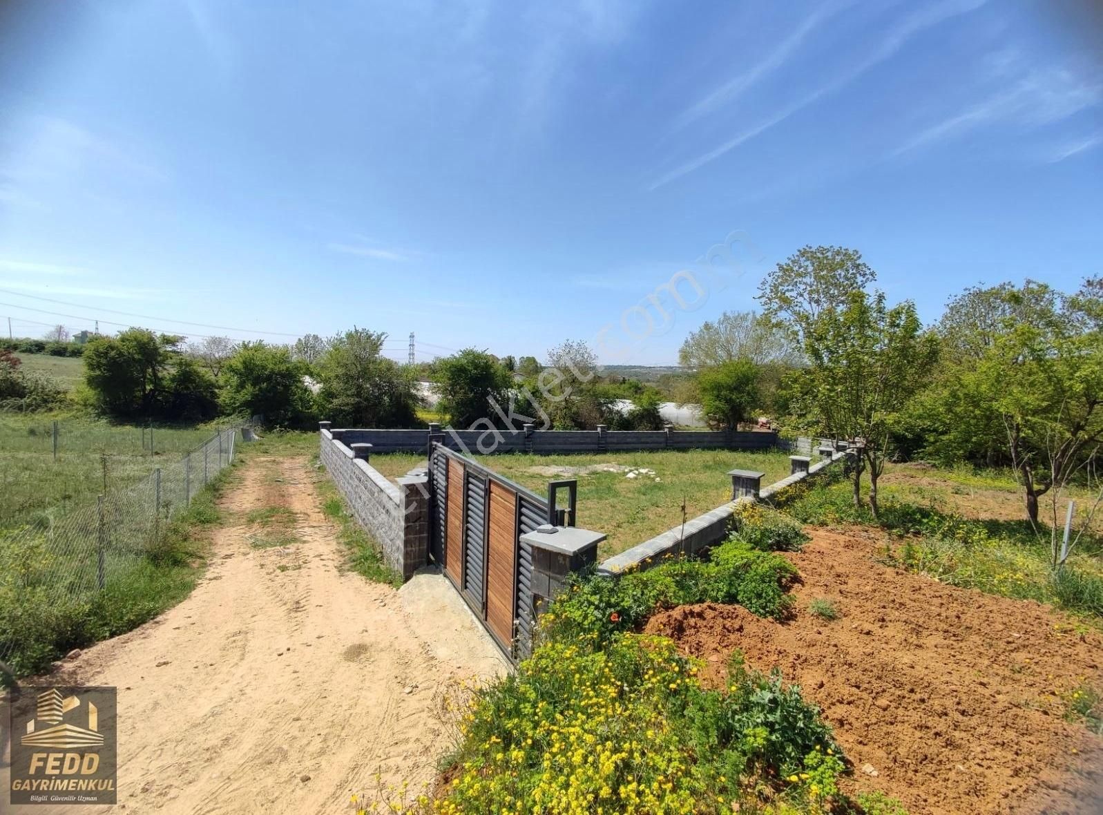 Gebze Denizli Köyünde Etrafı Çevrili 565 M2 Satılık Arsa